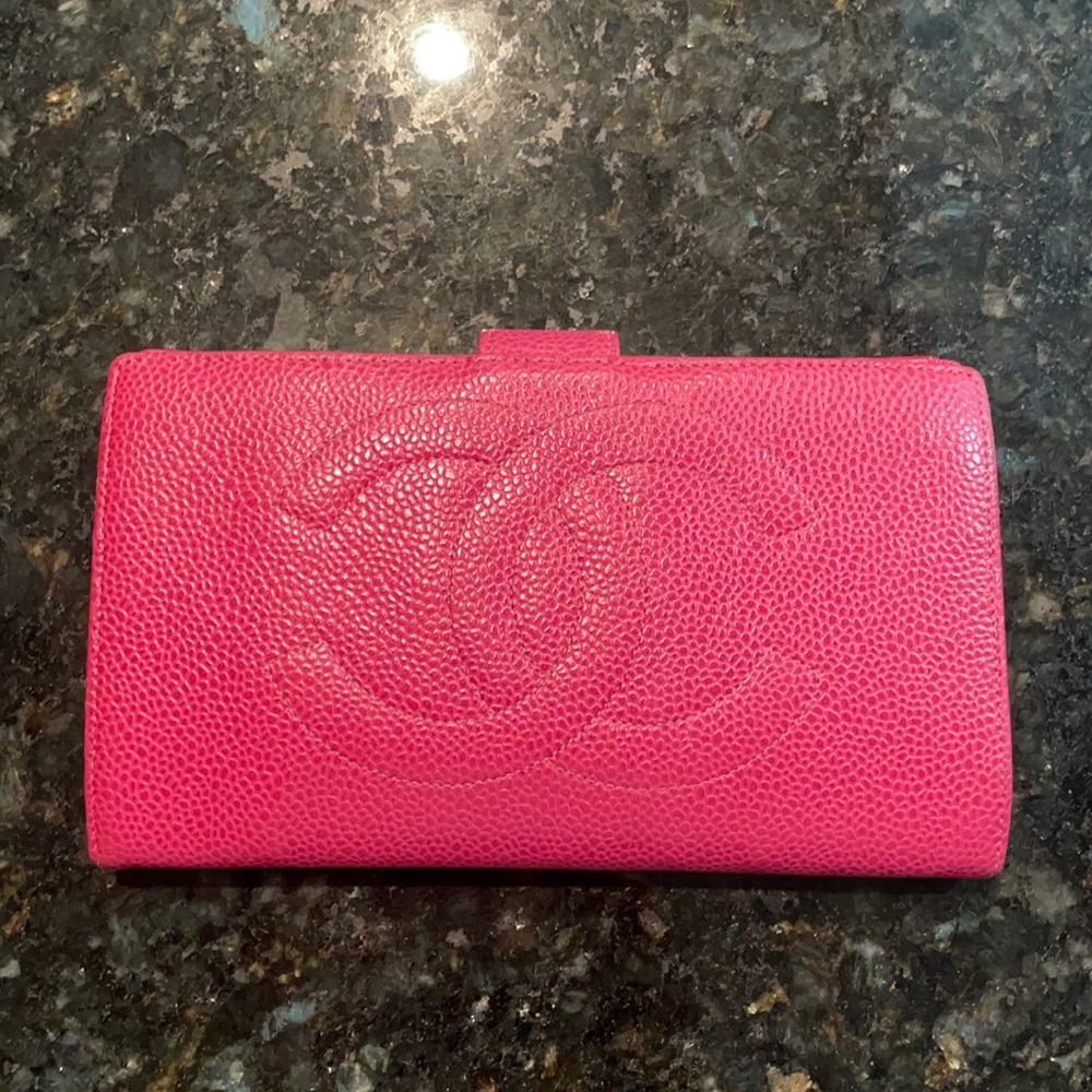 Pre-loved Chanel Pink Wallet